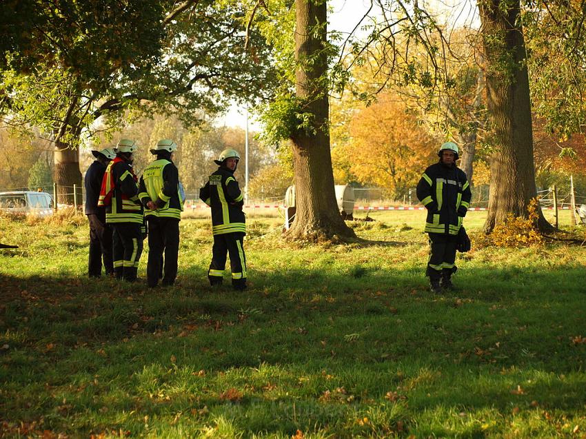 Kleinflugzeug abgestuerzt Sankt Augustin Meindorf P073.JPG